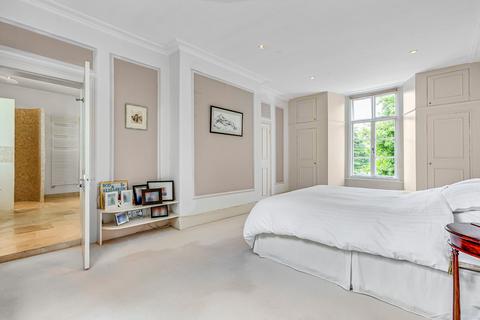 undefined, Hampton Court Road, East Molesey, Surrey, KT8