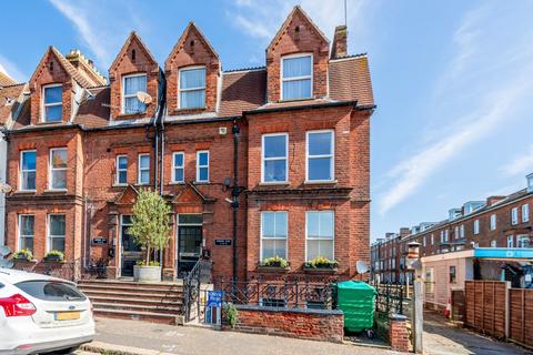 2 bedroom apartment for sale, Cadogan Road, Cromer