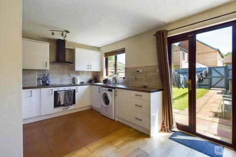 3 bedroom terraced house for sale, Milecastle, Milton Keynes MK13