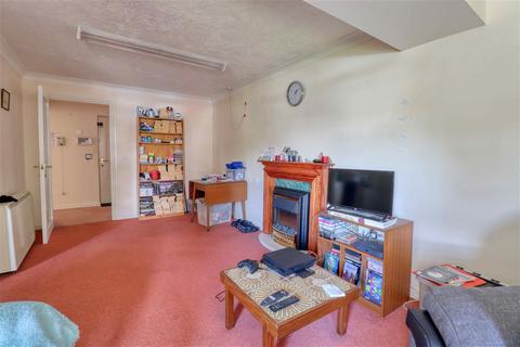 1 bedroom apartment for sale, Marine Parade West, Clacton on Sea CO15