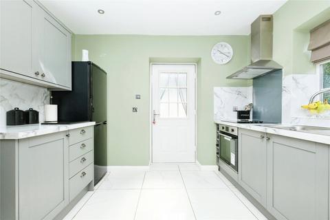 102 Asket Drive, Leeds, LS14 1HU