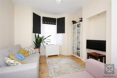 4 bedroom terraced house for sale, Station Crescent, London, N15