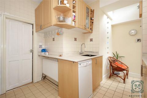 4 bedroom terraced house for sale, Station Crescent, London, N15