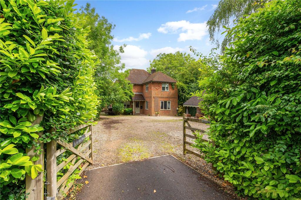 Hatt Common, East Woodhay, Newbury... 4 bed detached house for sale £