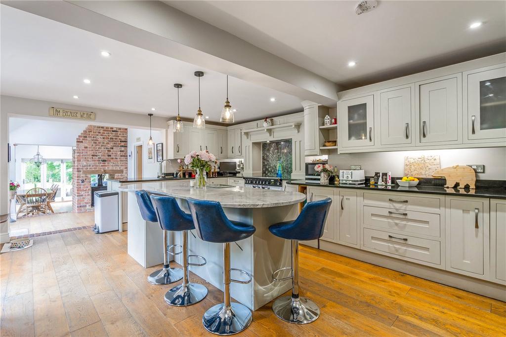 Kitchen/ Breakfast