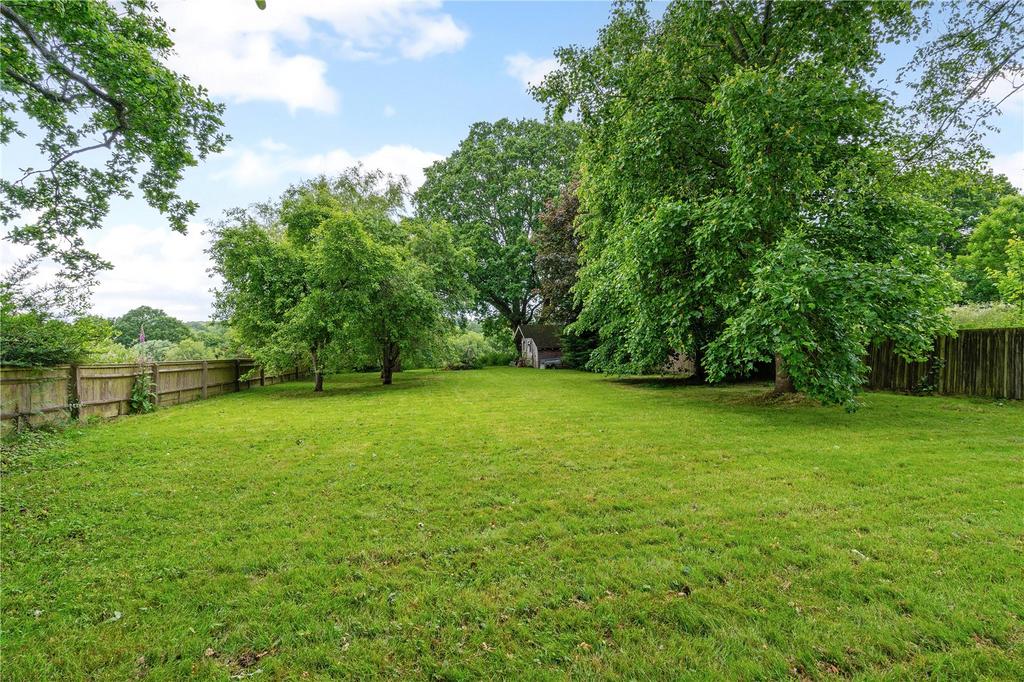 Hatt Common, East Woodhay, Newbury... 4 bed detached house for sale £