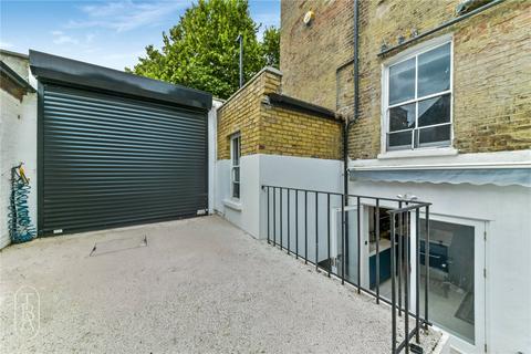 18 Sidney Square, London, E1 2EY