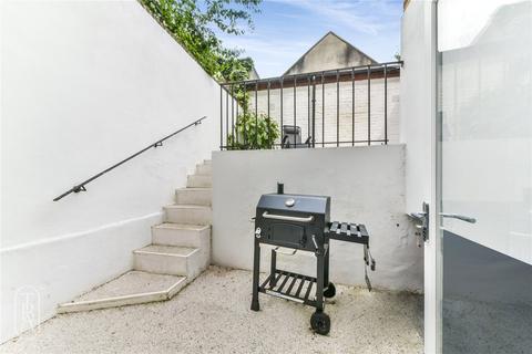 18 Sidney Square, London, E1 2EY