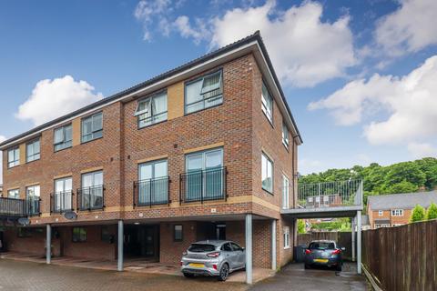 2 bedroom apartment for sale, Asheridge Road, Chesham, HP5