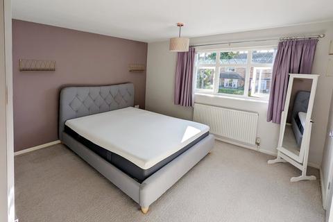 3 bedroom terraced house for sale, Highbush Road, Stotfold, Hitchin, SG5