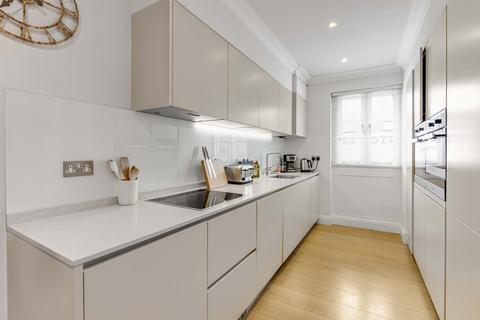 3 bedroom apartment to rent, Courtfield Gardens, London, SW5