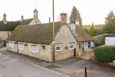 3 bedroom detached house for sale, The Green, Bedford MK43