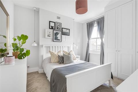 3 bedroom flat for sale, Tremadoc Road, Clapham, London, SW4