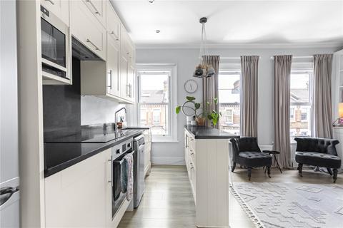 3 bedroom flat for sale, Tremadoc Road, Clapham, London, SW4