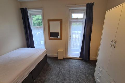 Flat to rent, Walpole Road, Boscombe (Student Room)