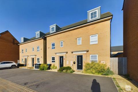 4 bedroom semi-detached house for sale, Bolebec Avenue, Milton Keynes MK17