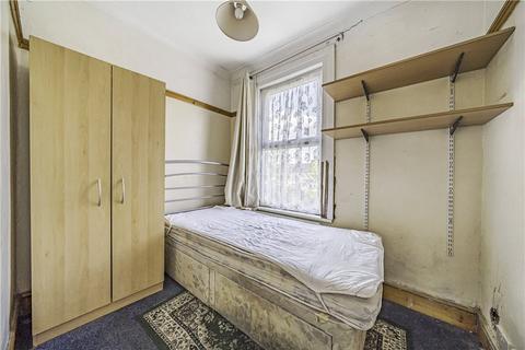 3 bedroom terraced house for sale, Sandhurst Road, London