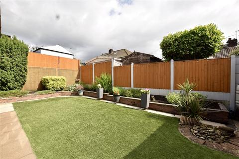 5 Ashleigh Close, Royton, Oldham, OL2 6BE