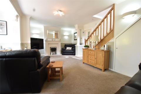 5 Ashleigh Close, Royton, Oldham, OL2 6BE