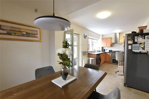 5 Ashleigh Close, Royton, Oldham, OL2 6BE