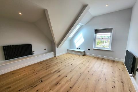 2 bedroom flat to rent, Wellington Road North, Heaton Chapel, Stockport, SK4