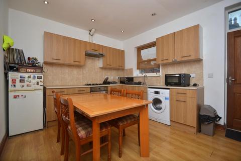 1 bedroom in a house share to rent, Woodland Lane, Leeds LS7