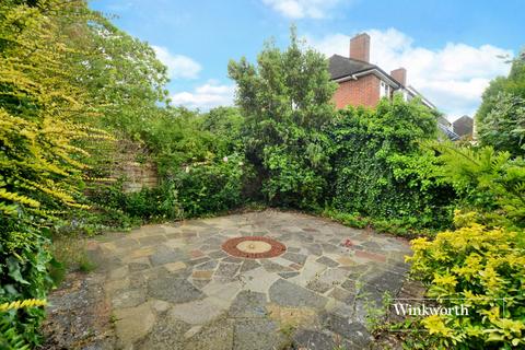 5 Peaches Close, Cheam, Sutton, SM2 7BL