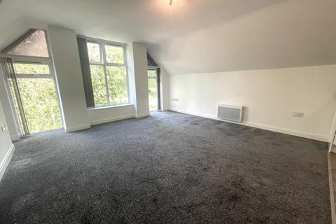 2 bedroom apartment to rent, Royal Court, Hindley