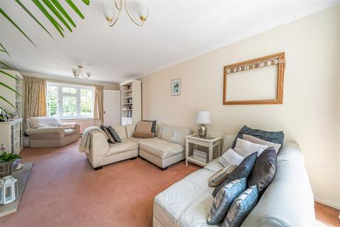 4 bedroom detached house for sale, Lomond Close, Basingstoke, RG23