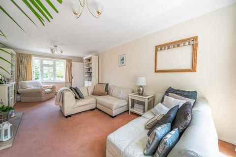 4 bedroom detached house for sale, Lomond Close, Oakley RG23