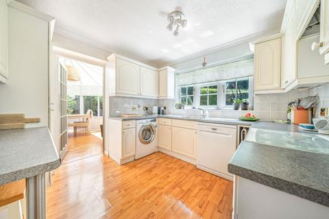 1 Lomond Close, Oakley, Basingstoke, RG23 7NA