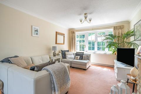 1 Lomond Close, Oakley, Basingstoke, RG23 7NA