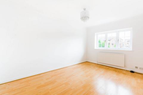 3 bedroom house to rent, The Causeway, East Finchley, London, N2