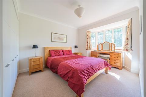 34 Beavers Road, Farnham, GU9 7BD