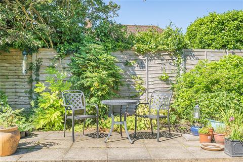 34 Beavers Road, Farnham, GU9 7BD