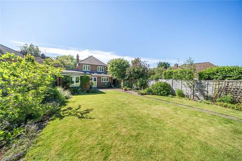 34 Beavers Road, Farnham, GU9 7BD