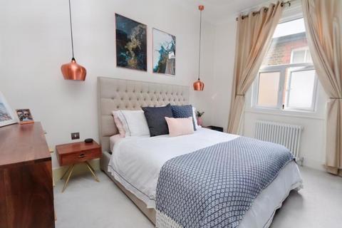 3 bedroom apartment to rent, Broomfield Road, Surbiton KT5