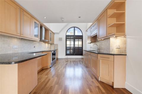 3 bedroom terraced house to rent, Three Colt Street, London, E14