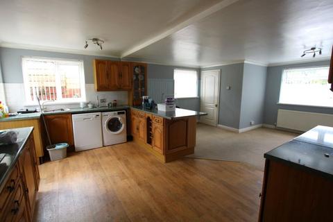 3 bedroom bungalow for sale, Ponc Y Fron, Llangefni, Anglesey, LL77
