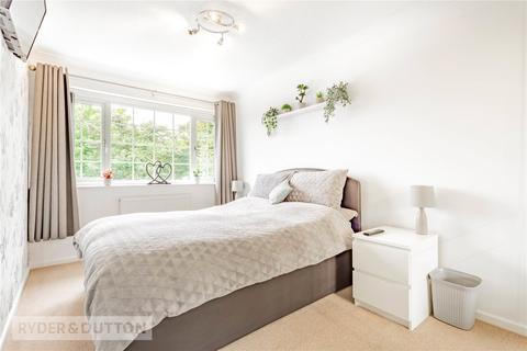 16 Brindle Way, Shaw, Oldham, OL2 8JL