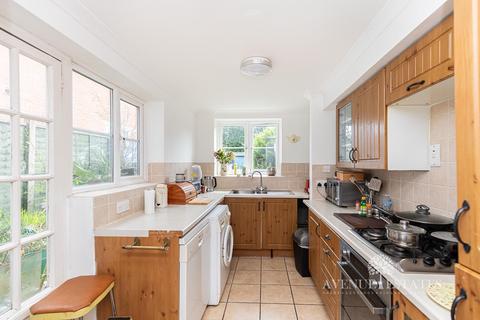 4 bedroom end of terrace house for sale, Spring Road, Bournemouth BH1