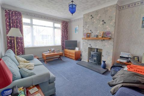 10 Bournemouth Road, Holland-on-sea, Clacton-on-sea, CO15 5TD