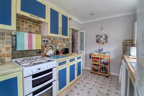10 Bournemouth Road, Holland-on-sea, Clacton-on-sea, CO15 5TD