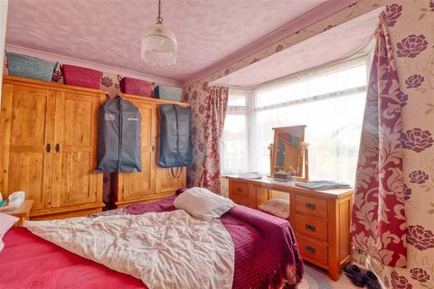 10 Bournemouth Road, Holland-on-sea, Clacton-on-sea, CO15 5TD