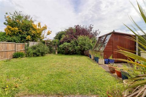 10 Bournemouth Road, Holland-on-sea, Clacton-on-sea, CO15 5TD