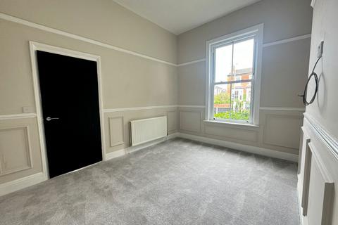 4 bedroom semi-detached house for sale, Arnside Road PR9 0QX