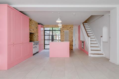 3 bedroom terraced house for sale, Cadogan Terrace, Hackney, London, E9