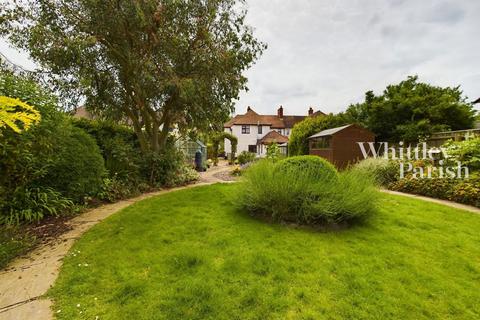 3 bedroom semi-detached house for sale, Castle Crescent, Wingfield