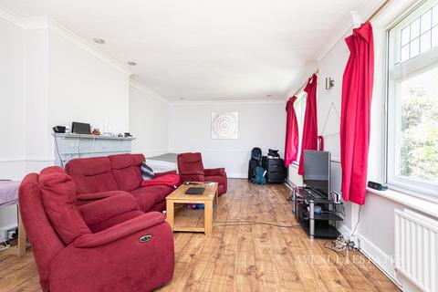 3 bedroom flat for sale, Wharfdale Road, Bournemouth BH4