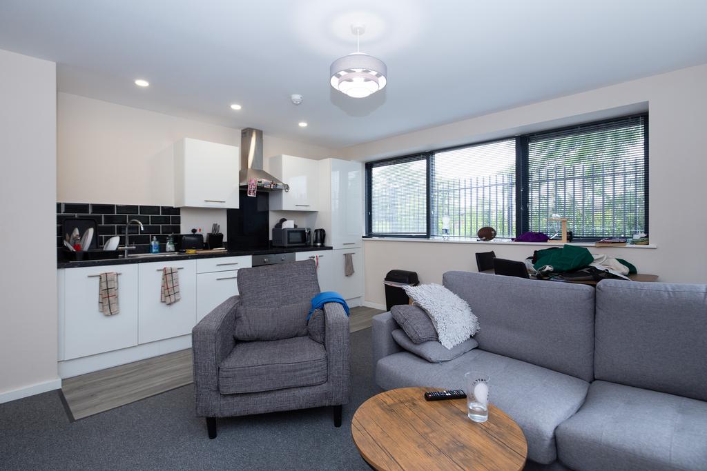 Apartment in Salford - View 3